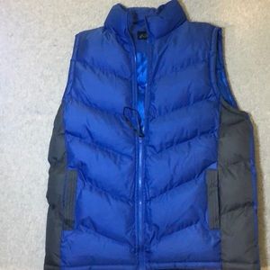 BRAND NEW NEVER WORN men’s blue puffer vest